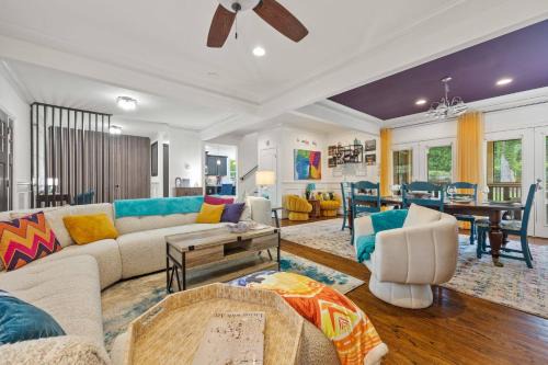Sports fans Retreat - East Atlanta - 7mi to Downtwn ATL -Sleeps 10