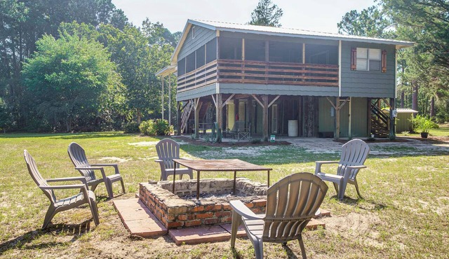 Fishing Pond & Screened Deck 'Mourning Dove Lodge'