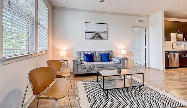 Frontdesk | 2 BR Apt near Neptune Beach