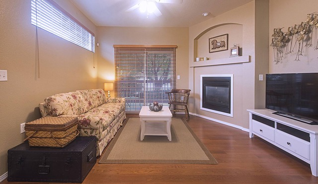 FULLY FURNISHED EXECUTIVE 2 BED/2BATH CONDO NEAR CSU AND OLD TOWN