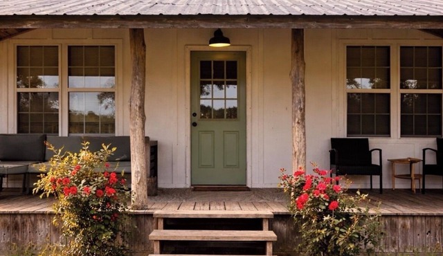 Gorgeous 3-bedroom farmhouse in the beautiful Surrency countryside
