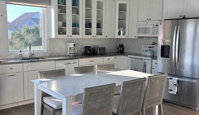 Gorgeous Ocean Views, Updated Well Equipted Villa