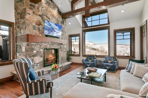 Grand Lodge - Four Bedroom #302 - Ski-in ski-out
