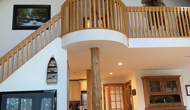Great Adirondacks retreat with five bedroomsHot tub,pool table.large open space