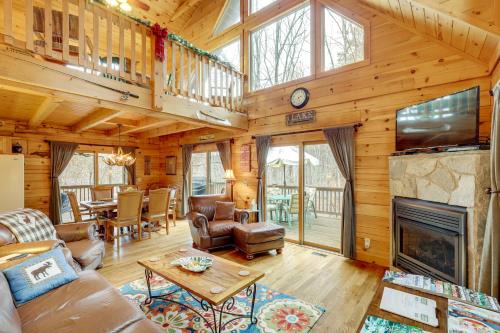 Great for Groups! Quiet Nebo Cabin w/Lake Access