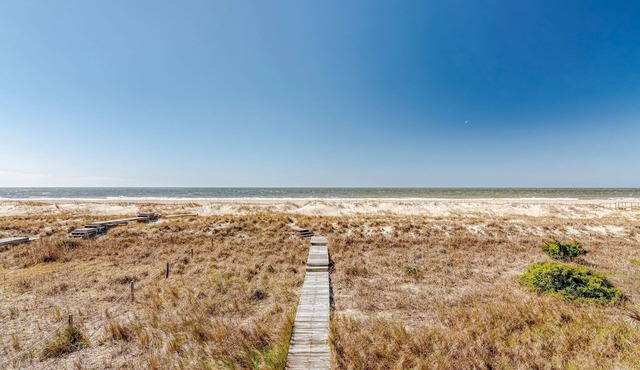 Harmony Cottage is a 4 BR/4.5 BA Oceanfront Retreat!
