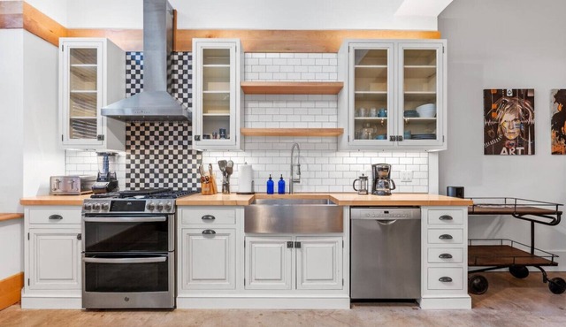 Heart of Downtown, Luxe Loft