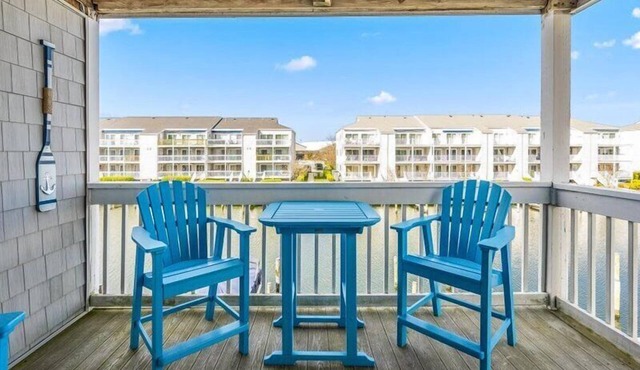 Hidden Harbour F 219 - 1 br/1 bath with outdoor pool in north OC close to shops/restaurants