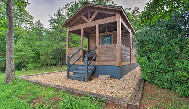 Hike, Sip & Unwind! Mill Spring Cabin Near Winery