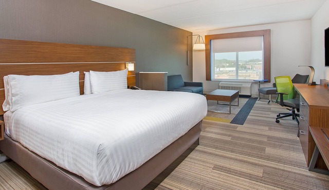Holiday Inn Express & Suites Covington by IHG