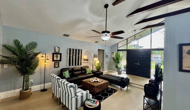 Home in Crystal River - The River Palm - Waterfront Bring YOUR BOAT!
