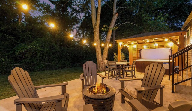 Hot Tub Gazebo, Game Room with Arcade, 2 King Beds, Fire Pit - Sleeps 8