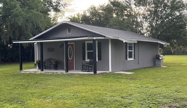 Immaculate 2-bedroom cottage with AC in Lake City, FL