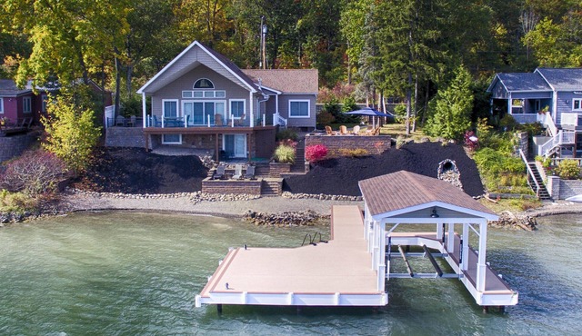 Just Bluffin': Keuka Lake Luxury Rental + Hot Tub! Close to Wineries