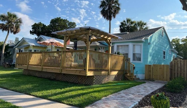 Lake front cottage in St. Augustine