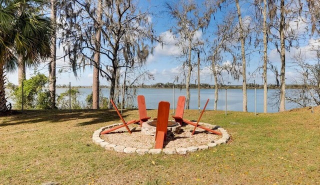 Lakefront Pamona Retreat w Deck & Fire Pit