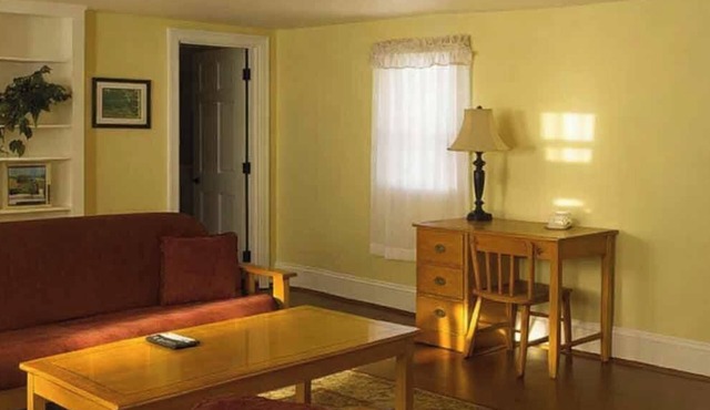 Lakefront Porch Suite on Wilson Lake w/Kayaks & Kitchenette