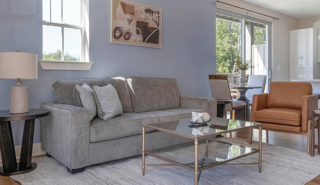 Landing | Amazing 1BD, Pool, Gym