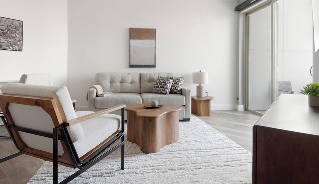 Landing | Beautiful 2BD, Gym, Yoga Studio