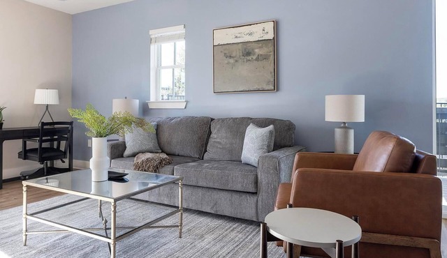 Landing | Chic 1BD, Pool, Clubhouse