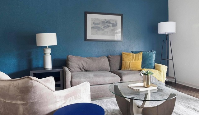 Landing | Chic 2BD, Gym, Clubhouse