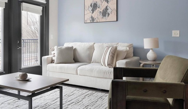 Landing | Chic 2BD, Gym, Clubhouse