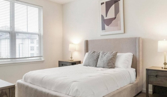 Landing | Incredible 2BD, Rooftop Lounge, Gym