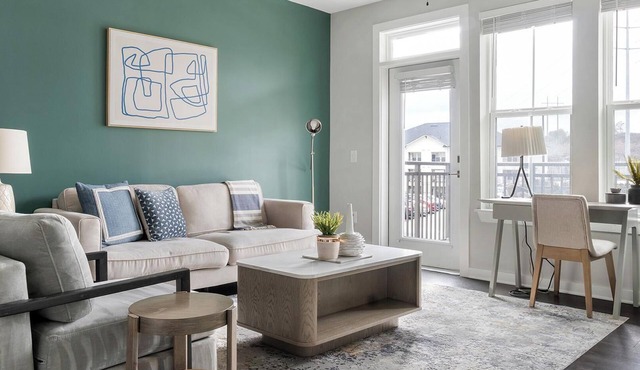 Landing | Modern 1BD, Pool, Gym