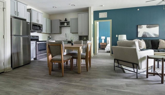 Landing | Stunning 2BD, Clubhouse, Game Room