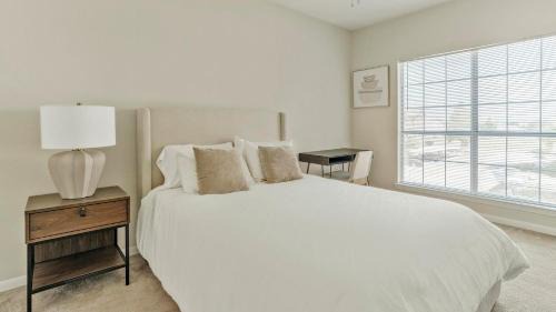 Landing Stylish 1BD Gym Pool