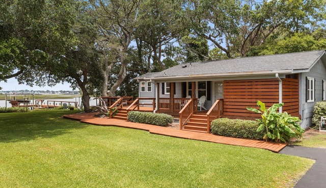 Little Oaks - Private Dock, Hot Tub, Sunset Views
