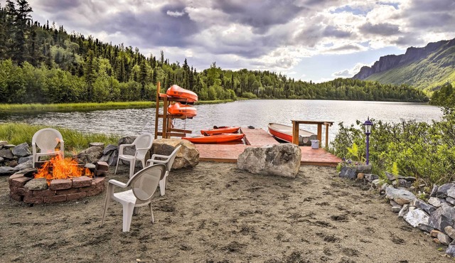 Lodge 88: Lakefront, Dock, Boats & Wildlife