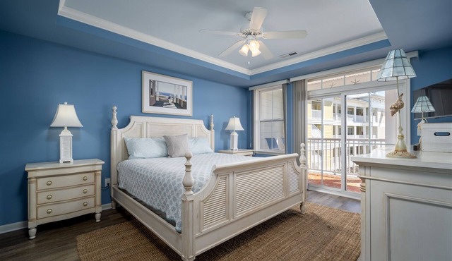 Lovely 3 BR Sunset Island Condo, Indoor & Outdoor Pools, FREE Linen & Towel Pkg