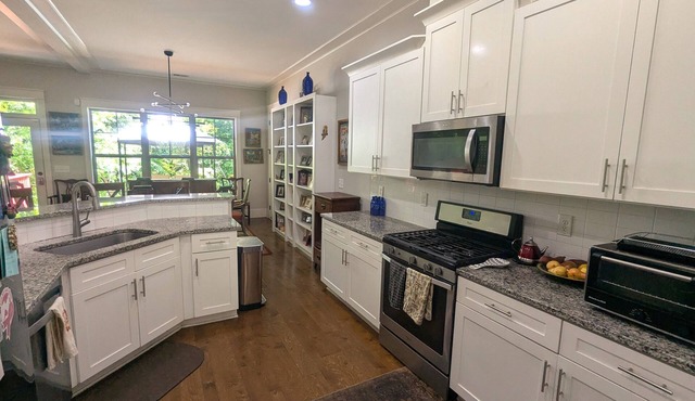 Lovely 4-bed house in Atlanta, 5-min to Hartsfield-Jackson International Airport