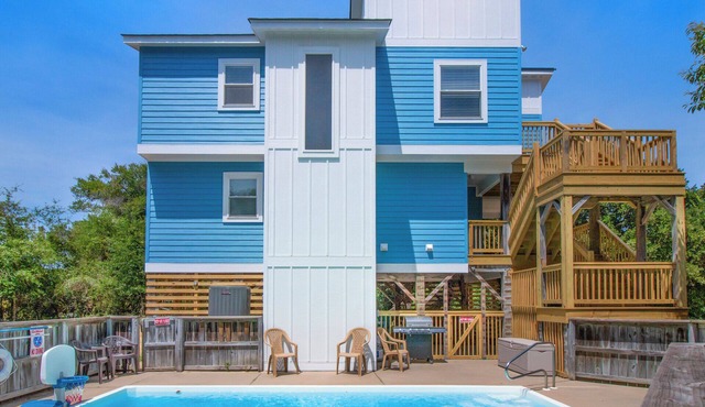 Luna Blu Cottage: Pool, Hot Tub, Duck OBX Retreat