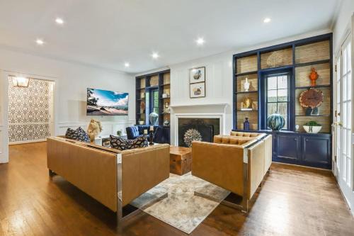 Luxe, Cozy, Buckhead 4BD35, private Sleeps 8,