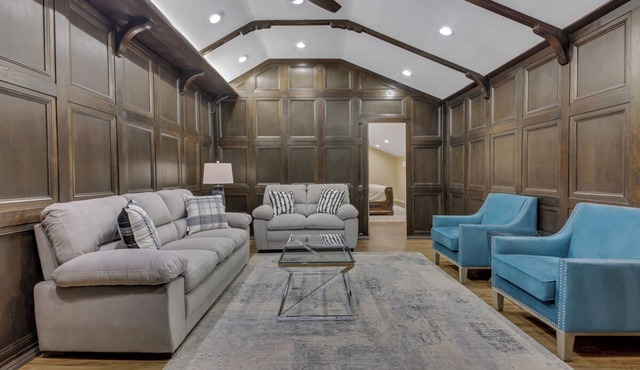 Luxurious 6BR Retreat w Pool & Jacuzzi Disneylandnn
