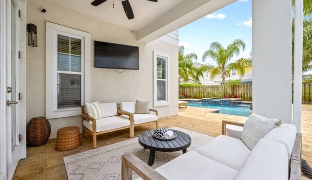 Luxurious Beachside Pool Retreat