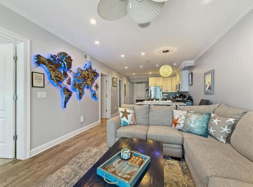 Luxurious Penthouse, King beds. Dog & ADA Friendly