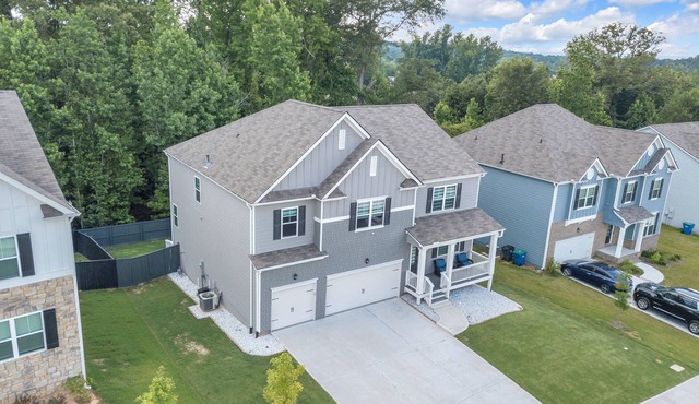 Luxury 5BR Ideal For Vacationers, Groups, Corporate & Insurance Stays Near ATL