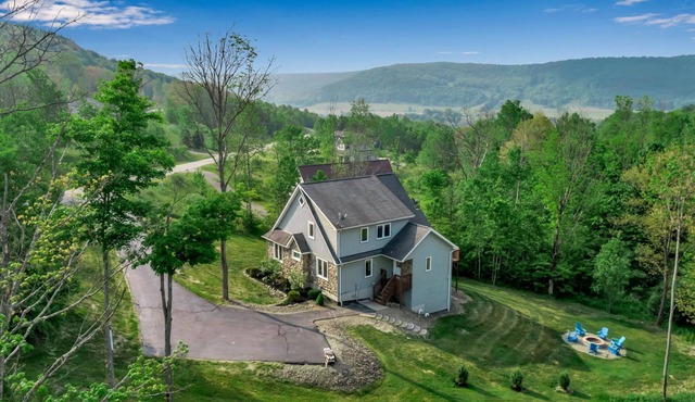 Luxury Chalet Fire Pit Game Room Sleeps 14 ~ Virtual Tour Included!