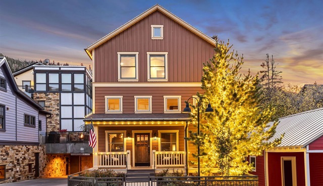 Managed by Park City Lodging-Ski-In Luxury Home-A Minute from Main St./Town Lift