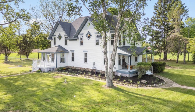 Maple Shores Farmhouse