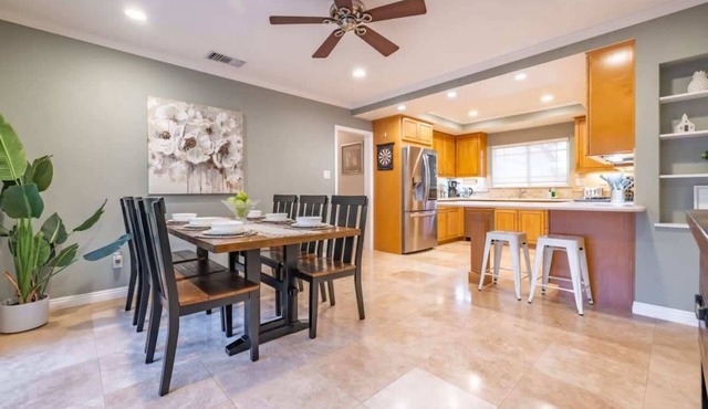 Marbella Lane - Charming 4BR Bungalo for Relaxing Retreat