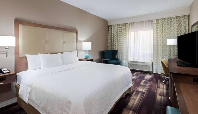 Marvelous Room for Your Stay! W/ Marketplace -S