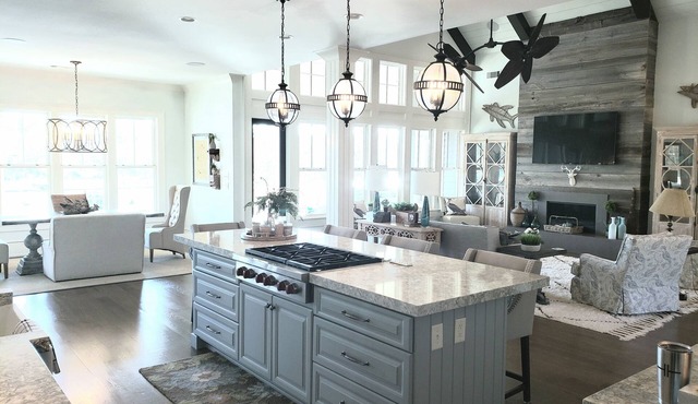 MASTERS WEEK ONLY! 5000+ sqft Luxury House on Lake In Golf Community