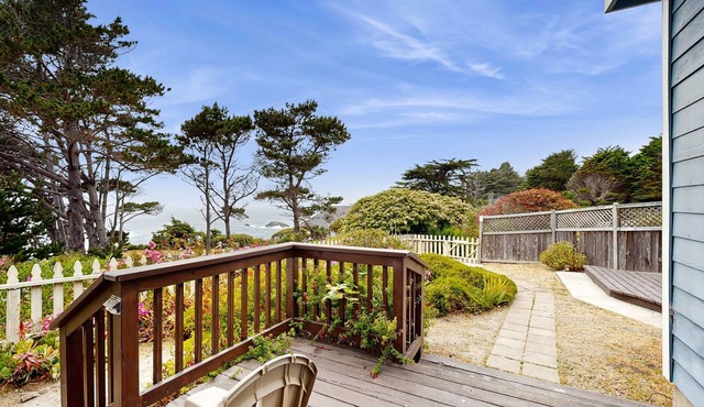 Mendocino Studio walkable to Headlands State Park