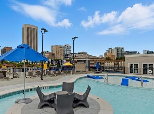 Midtown Atlanta High-Rise King Suite - Rooftop Pool - Free Parking - FIFA World Cup Ready