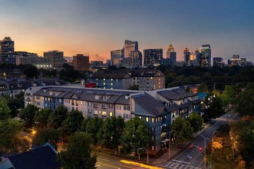 Midtown luxe Skyline Residences