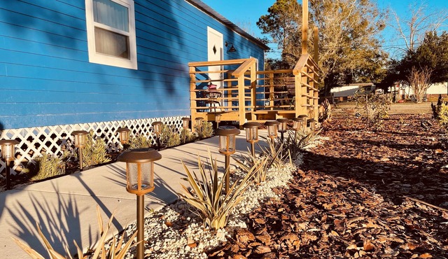Modern 3BR Near Shops & Dining